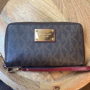 Michael Kors Wristlet/Wallet